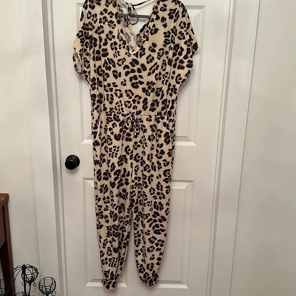 Botanique leopard jumpsuit. Size large.